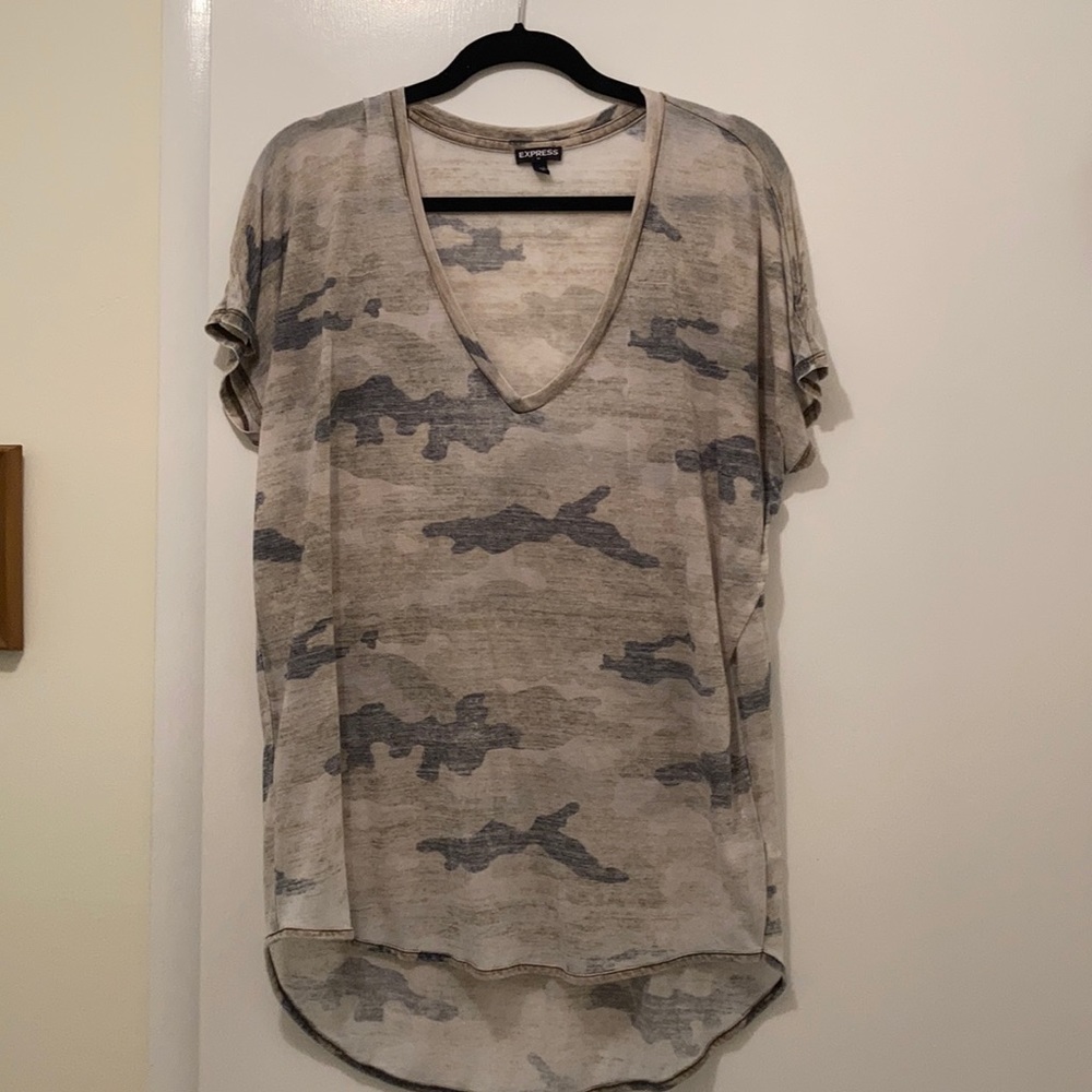 💚Distressed Camo Shirt💚